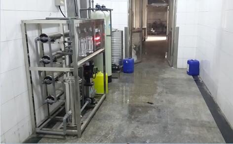 �ӱ���W��һ���ڶ�ʳ�ò���ü�ˮ�O��